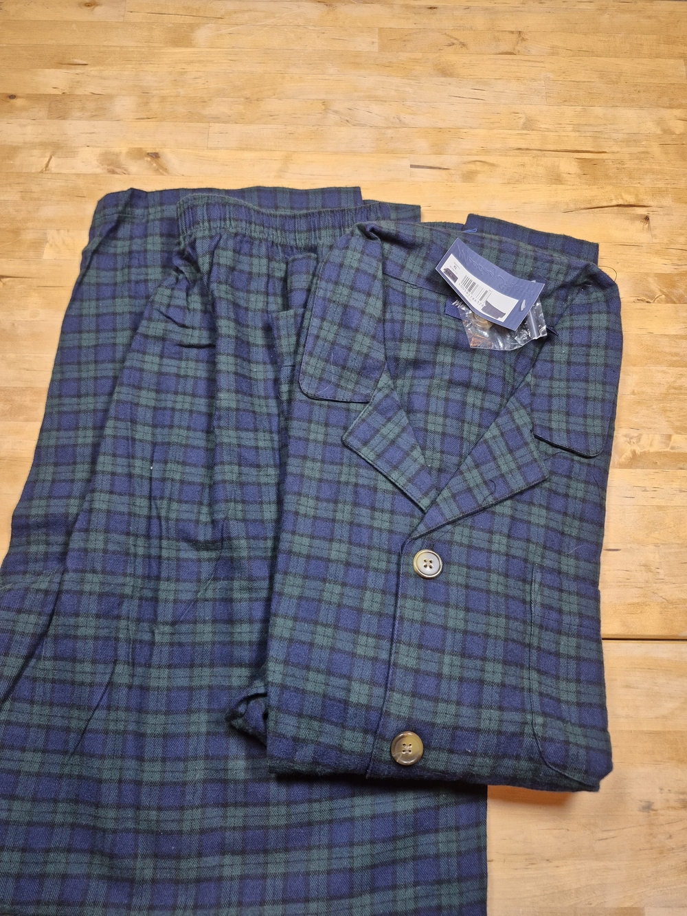 Men's Green & Navy Plaid Flannel Pajama Set - Classic Two-Piece